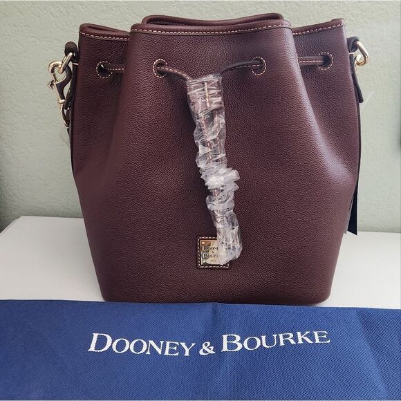NWOT Dooney & Bourke Saffiano Drawstring Leather Shoulder Bag In Wine - Picture 1 of 10